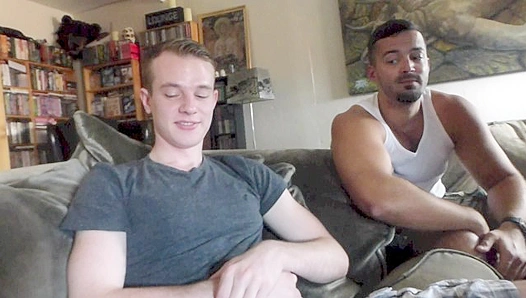 Johnnys Huge Load Build-Up: Hot Tension Before the Blowjob – GayXXX 18+