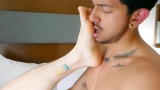 Leo Takes Rileys Thick, Juicy Rod Balls-Deep – Tight Ass Swallows Every Inch 18+