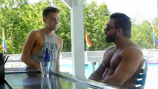Twink Meets Bear: Hot Gay Chemistry Ignites – Young Meat Craves Daddy Vibes