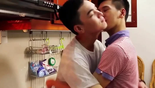 Steamy Kiss Between Horny Asian Twinks Leads to Wild Bareback Fun – 18+ Gay Porn