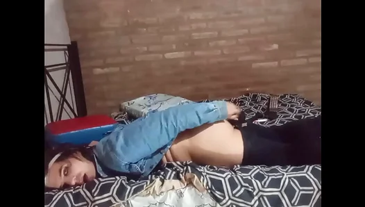 Left High and Dry? Solo Play Leads to Mind-Blowing Relief – 18+