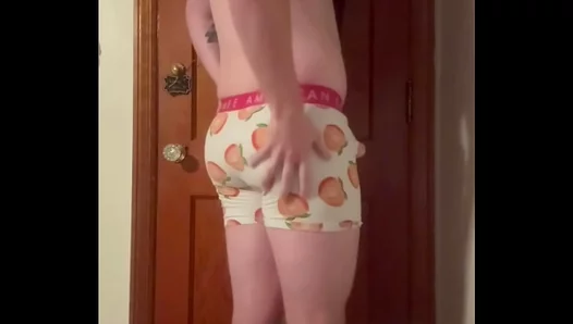 TikTok Hunk Strips Down for Steaming Solo Session – Naughty Exclusives 18+