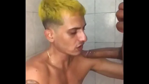 Massive interracial action as built hunk grinds his thick cock – GayPornXXX 18+