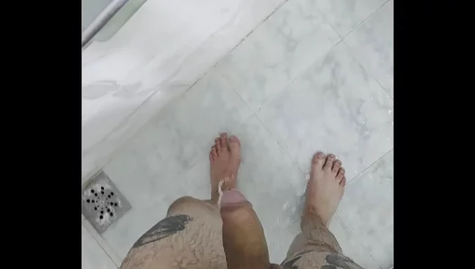 Steaming Hot Brazilian Bath Time: LKingsBRS Goes Wild – BrasileiroHeat 18+