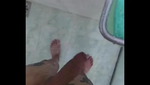 Soaked Horny: L Kings Steaming Bathtime Masturbation Fantasy – AmateurGay