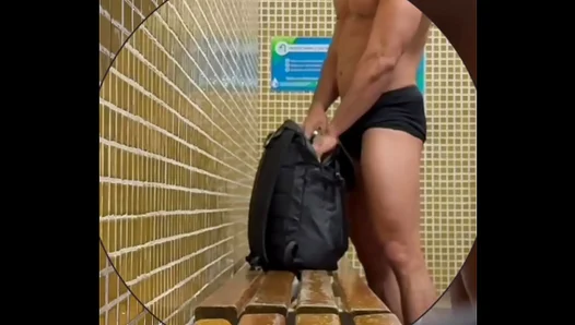 Caught in Action: Security Dude Gives Blowjob to Gym Hunk in Locker Room – Steamy Moment