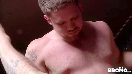 Jeremy Adams Jared Summers Go Hard in Steamy Bareback Scene – 18+