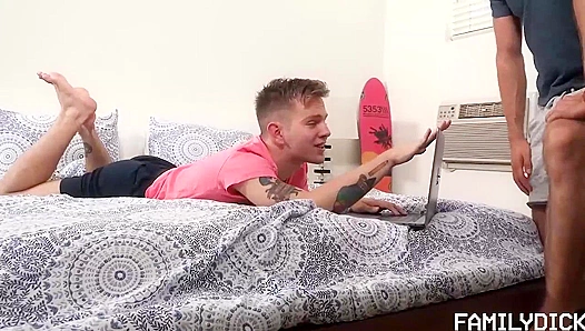 Timothy Drake Brendan Patrick Go Raw: Fiery Bareback Action – HotGaySex 18+