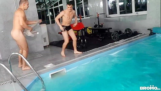 Sun-Kissed Ride: Samuel Takes Johns Bare Pole Poolside – 18+