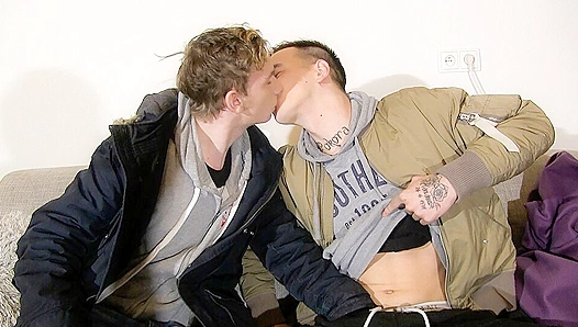 Czech Twink Takes Glory Load with Humble Cum-Filled Face – Steamy Gay Clip