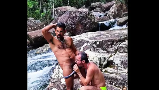 Massive-Dick Local Dominates Nave Minas Gerais Traveler – Steamy Public Glory Hole
