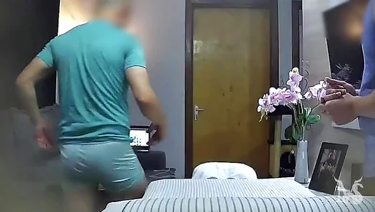 Rookie Massage Turns Hot as Bi Guy Pleasures Aroused Client – SteamyGaySessions