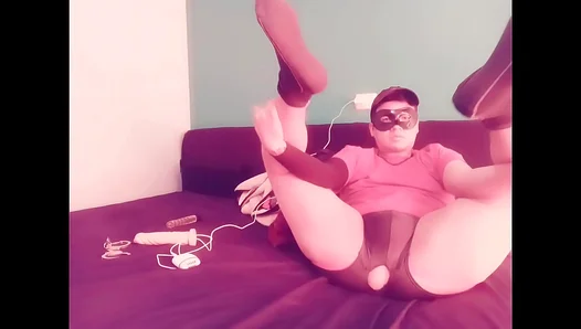 Sensual Twink Twerk Show: Tight Movements Caught on Camera – Part 1, 18+