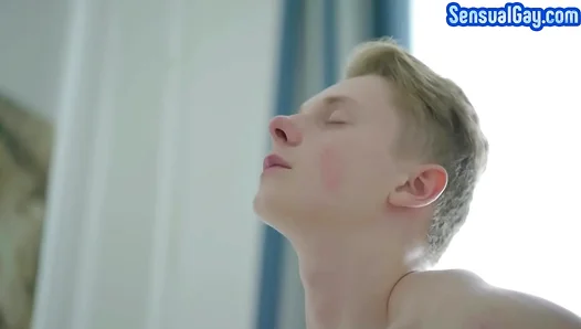 Blonde Stud Jerks Off Hot From Tip to Root – Steamy Solo Action – 18+