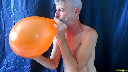 Popping Balloons While Pleasing His Slim Senior Lover – Richard Lennox 18+