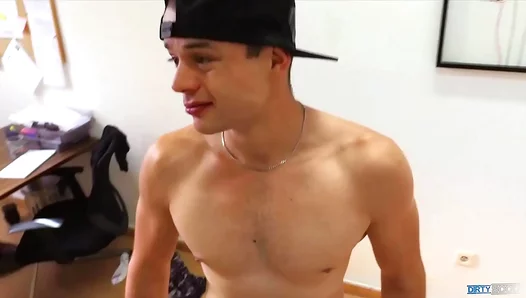 Hot Cash Transaction: Hung Czech Guy Takes Rough Unprotected Ride – POV Gay Sex