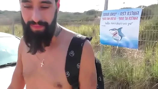 Sucks Hard Under Open Sky: Wild Outdoor Blowjob Thrills – GayXXX 18+