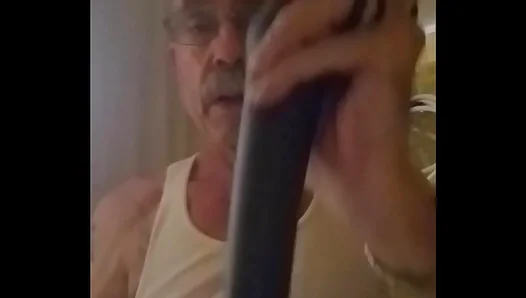 Florida Dads Steamy Blowjob Session with Masterful Deep Throat – AmateurGayFun18+