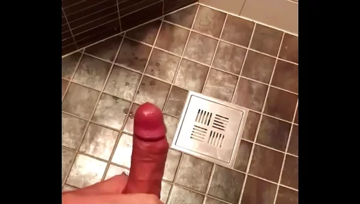 Steamy Shower Glory Hole: Hard Load from a Hairy Stud – XXXTubeman 18+