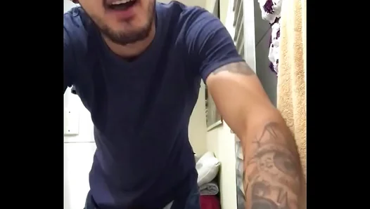 Hot 2-Minute Ride: Gay Hunk Unleashes Thick Load – Steamy Solo Action