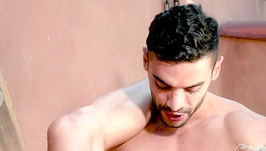 Arad Winwin Takes Rough Outdoor Pound from Hung Skyy Knox – FalconStudios
