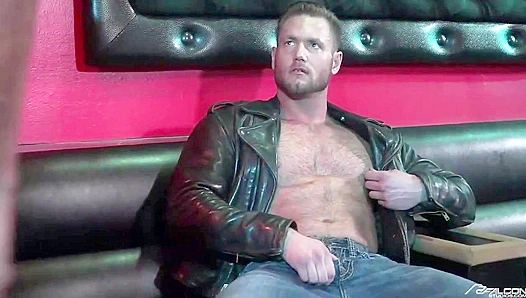 Sweat-Fueled threesome: Ace Era, Tyler Roberts Dave Slick Go Wild – 18+