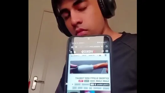 Golden Hour Craving: Asian Teen Takes Hard Cock Alone – GayThrill 18+