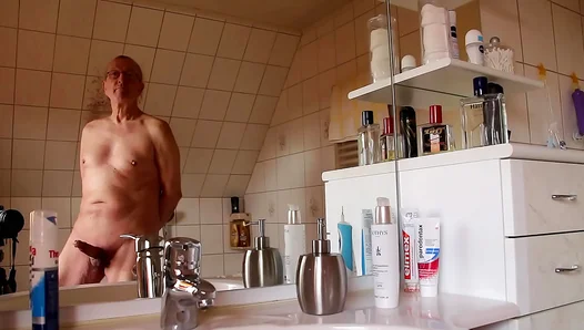 Hard as Steel: Naked German Hunk Jerks Off with Oiled Balls – Xclusive Clites 18+
