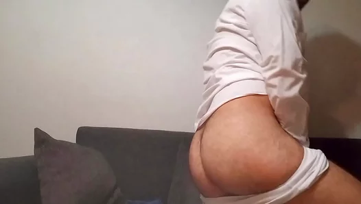 Massive Hunk Shows Off Huge Ass Hard Cock in Hot Solo Session – 18+