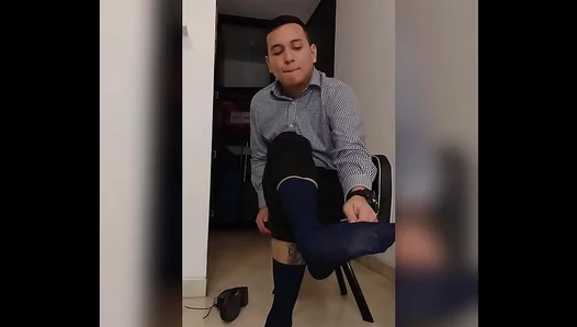 Colombian Hunk Shows Off Sheer Socks in Steamy Foot Worship Scene – 18+