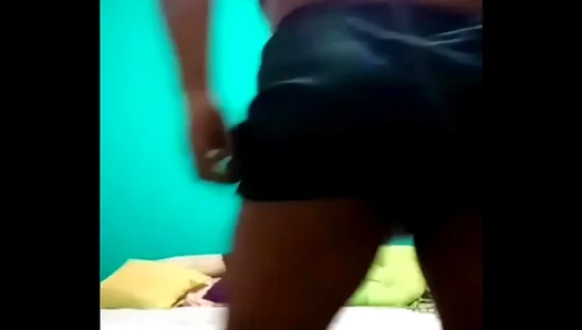 Oiled ebony muscle dude flaunts his big juicy ass live — BumbleButtHeat 18+