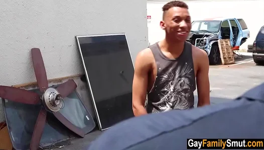 Stepson Tempts Muscle-Bound Mechanic StepDad: Steamy Taboo Passion – HotTaboos 18+