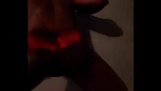 Twerking Till It Drops: Horny Twink Shows Off That Booty – 18+