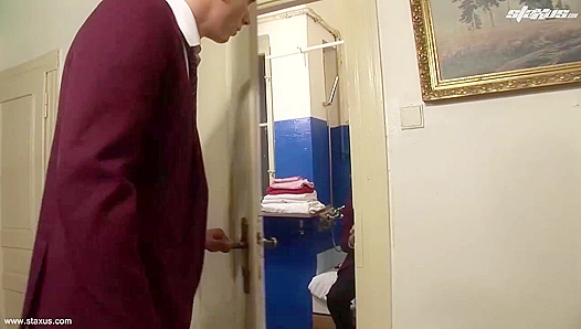 Jaxon Radoc Orlando Ignite Passion — Hot Twink Encounter in the Hallway – 18+