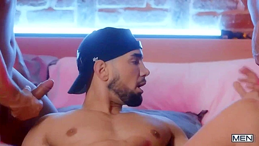 Clark Delgatty, Daringer Taylor Tash Heat Up in Wild Naked Threesome – 18+