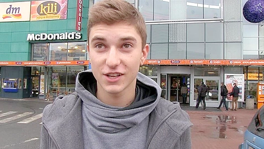 Czech Stud Spreads Wide for Deep creampie — Hardcore Gay Action – XXXRide