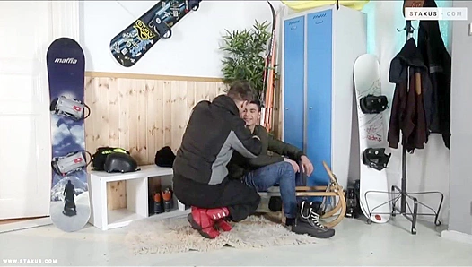 Pyotr Loses Control Sucking Wills Massive Black Cock – GayXXX