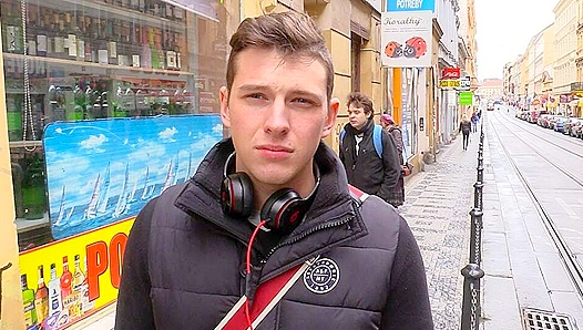 Brunette Hunk Takes Massive Load Down Throat in Hot POV Blowjob – XXX Gay 18+