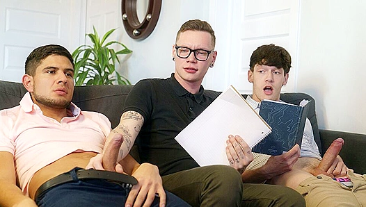 Edward, Trent Alex Heat Up Steamy Three-Way Encounter – GayPornHeat 18+