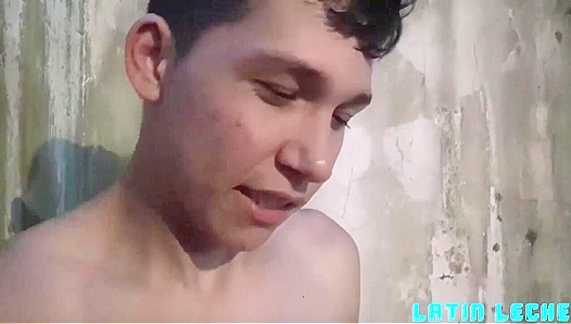 Straight Boy Bites into Latino Dick Like Sweet Fruit – LatinLeche 18+
