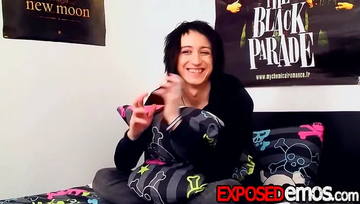 Tattooed Emo Guy Jerks Huge Hard-On, Fucks Plugs for Maximum Pleasure – NaughtyJake 18+