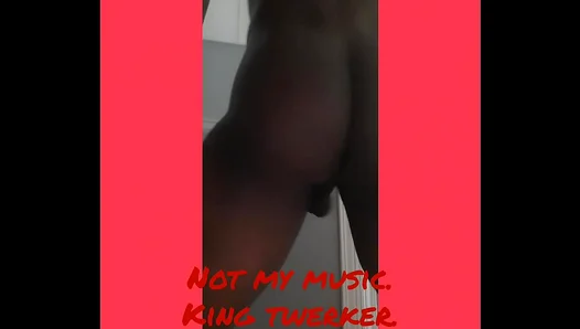 Bryce Gets Pounded by Hung Strangers in Hot Glory Hole Orgy – 18+