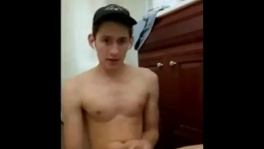 Massive Brazilian Stud Jerks His Thick Hard-on in Steamy Solo Session – XXX