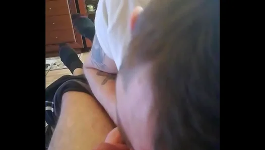 Taking Charge: Submissive Slave Eagerly Gobbles Cock for Massive Load – HotGayScenes 18+
