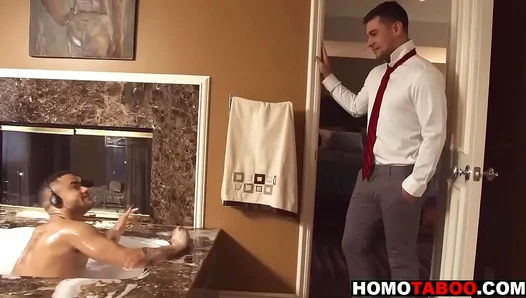 Stepbrother Dominates Me Raw After We Fought Over You – GayPornHeat 18+