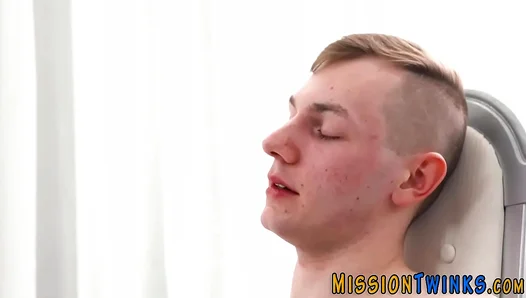 Curious Mormon Twink Gives In To Temptation With Sensual Fingering Masturbation – 18+