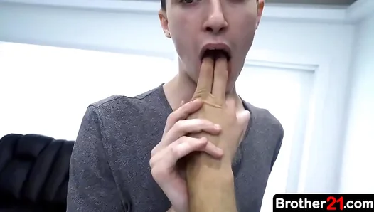 Glances Turn Hot as Stepbrother Claims His Sweet Young Prize – FamilyFantasyX 18+