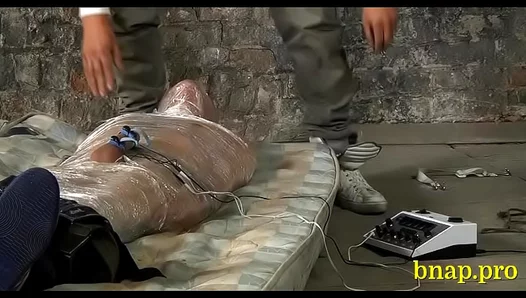 Fetish Dom Pushes Submissive Boy to the Edge – Hardcore BDSM Action – GayPain 18+
