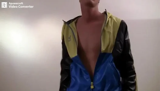 Young Nave 18-Year-Old Strippers First Gay Encounter Goes Wild – AmateurGayScene 18+