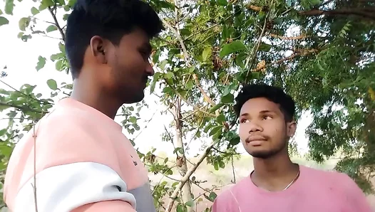 Passionate Rendezvous Under Palm Trees: Hot Kissing Hindi Moans – 18+